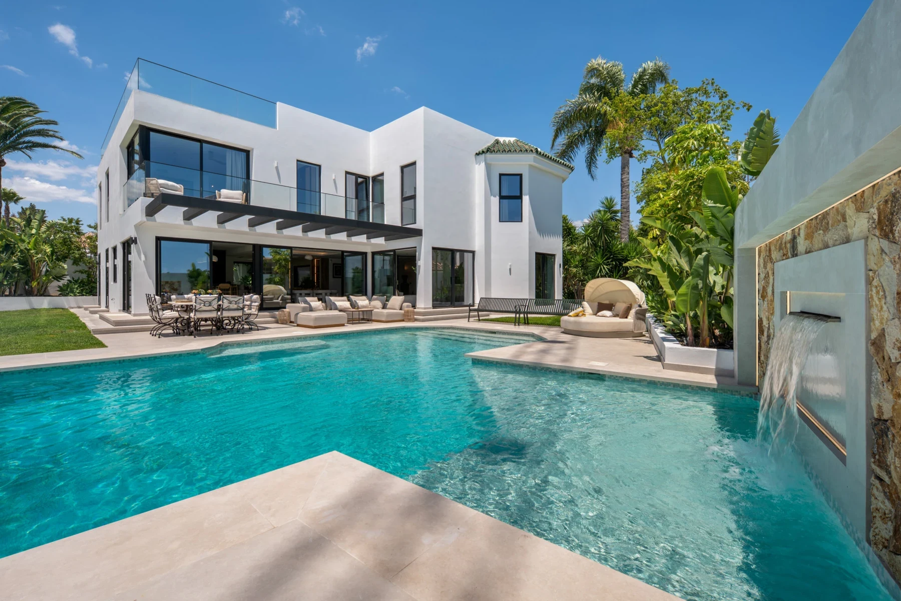 Renovated villa and private swimming pool in Bel Air, Estepona