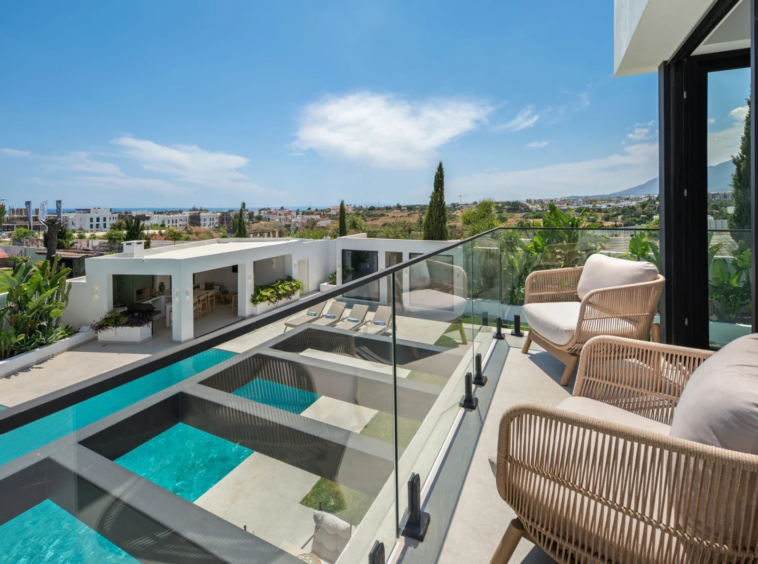 Bedroom terrace overlooking the pool in Bel Air, Estepona