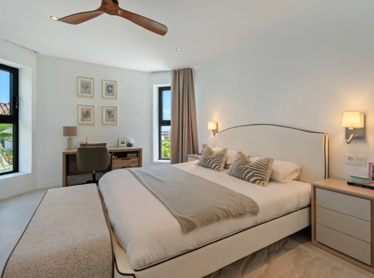 Bedroom with garden views in Bel Air, Estepona