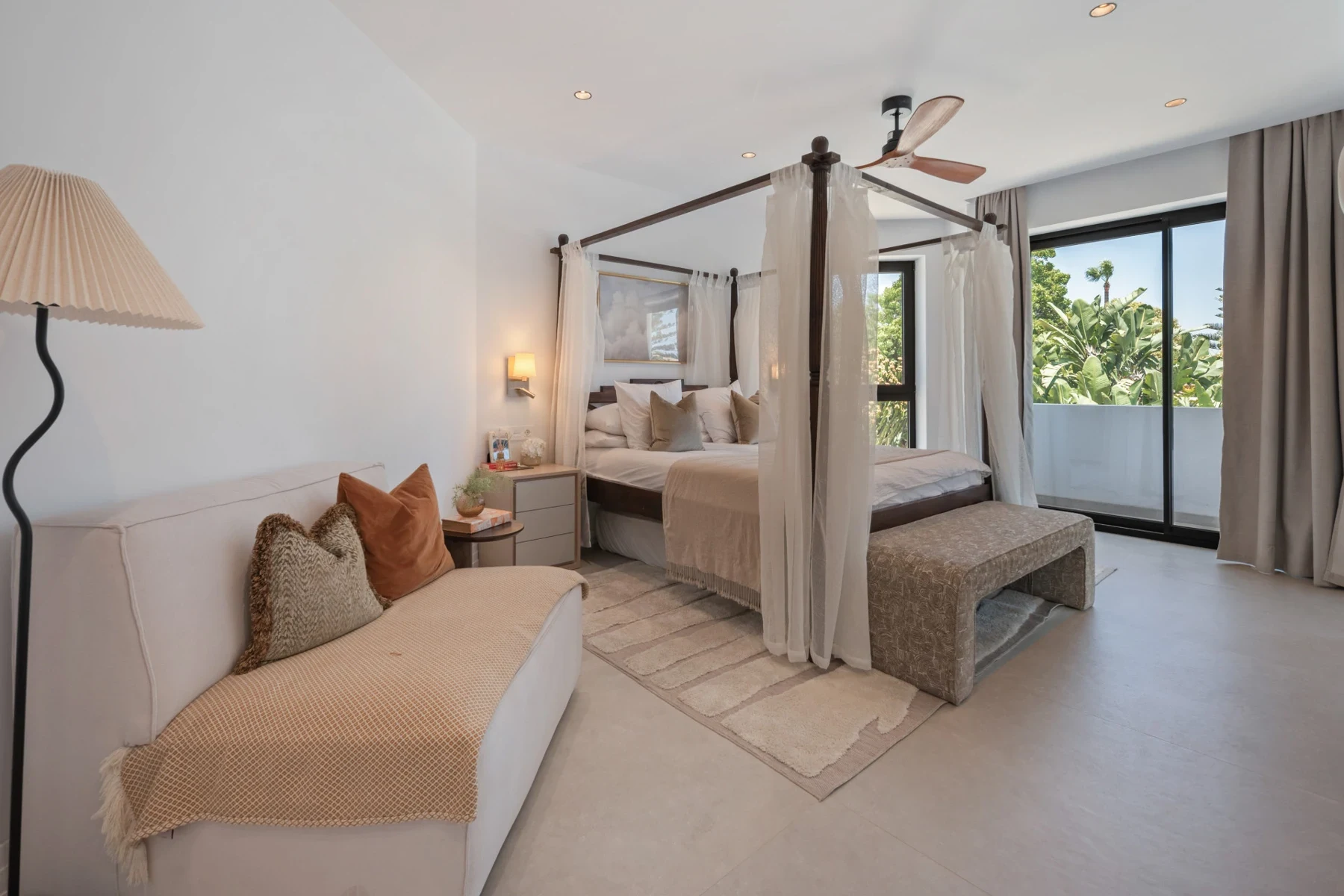 Bedroom with terrace access in Bel Air, Estepona