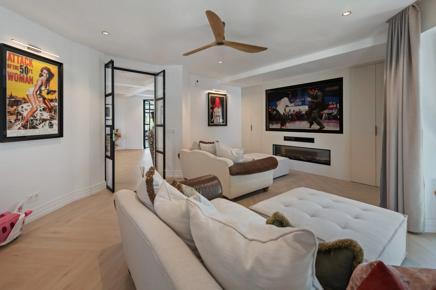 Separate TV lounge in Bel Air, Estepona