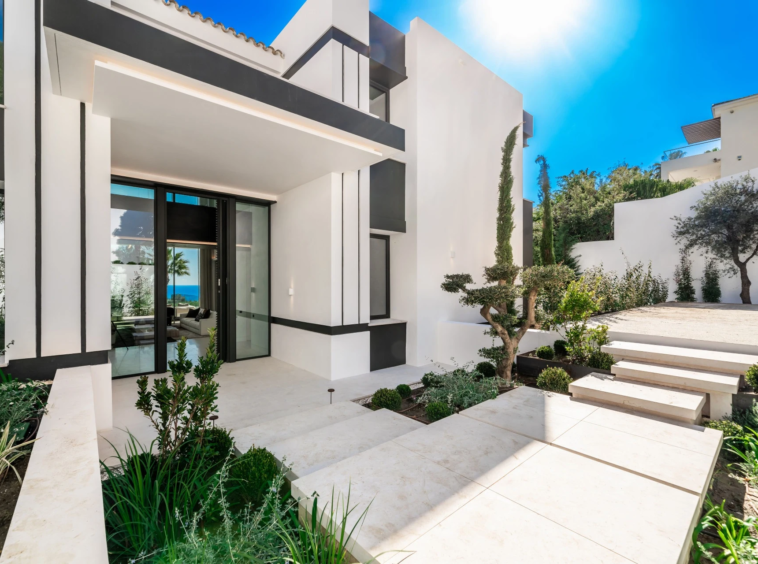 Entrance steps and landscaped approach