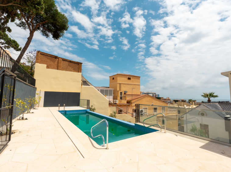 Communal rooftop pool and sun terrace in El Limonar, Malaga
