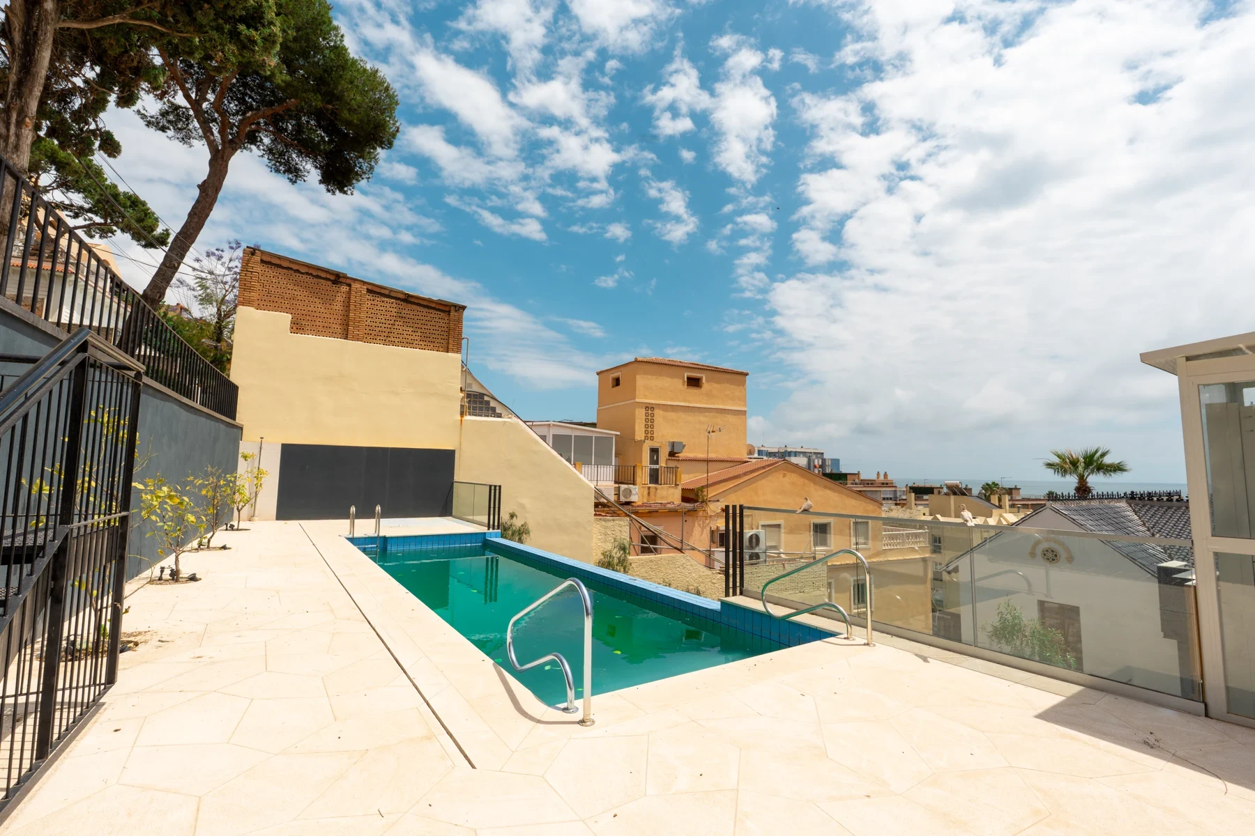 Communal rooftop pool and sun terrace in El Limonar, Malaga