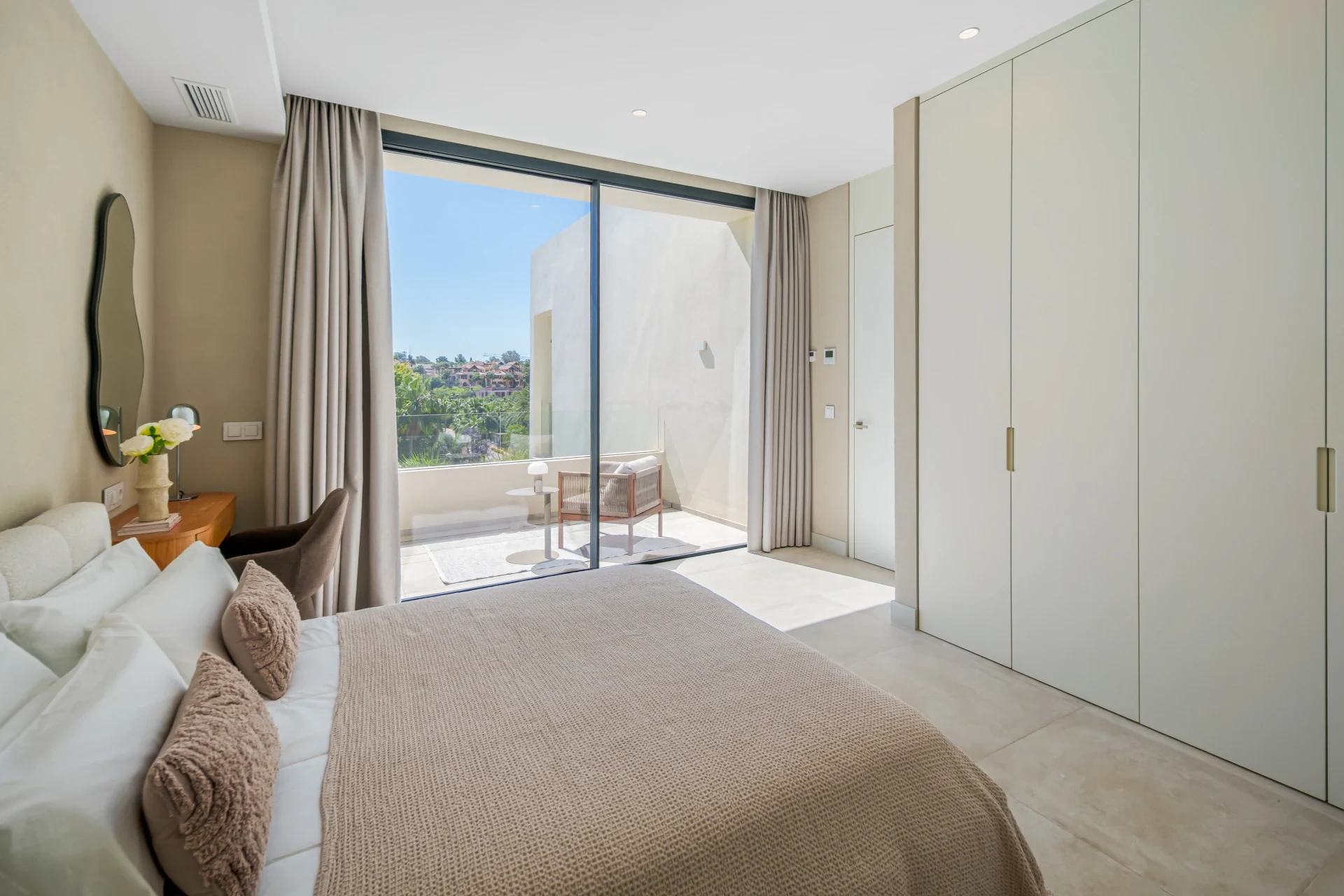Bedroom with terrace doors