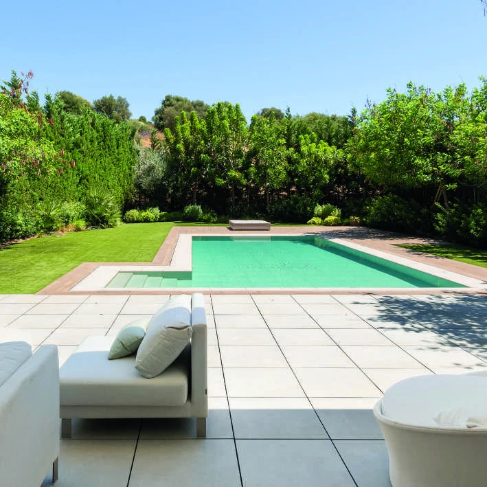 Private pool and outdoor lounge terrace in El Paraiso