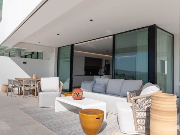Representative furnished terrace at an apartment in Estepona