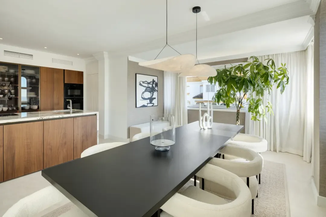 Dining area beside the kitchen