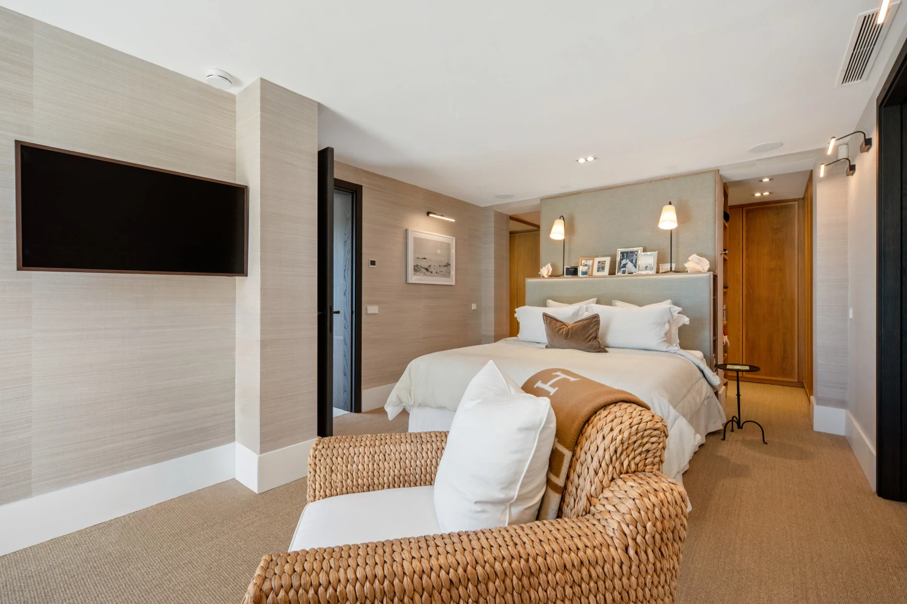 Bedroom with seating area on Marbella’s Golden Mile