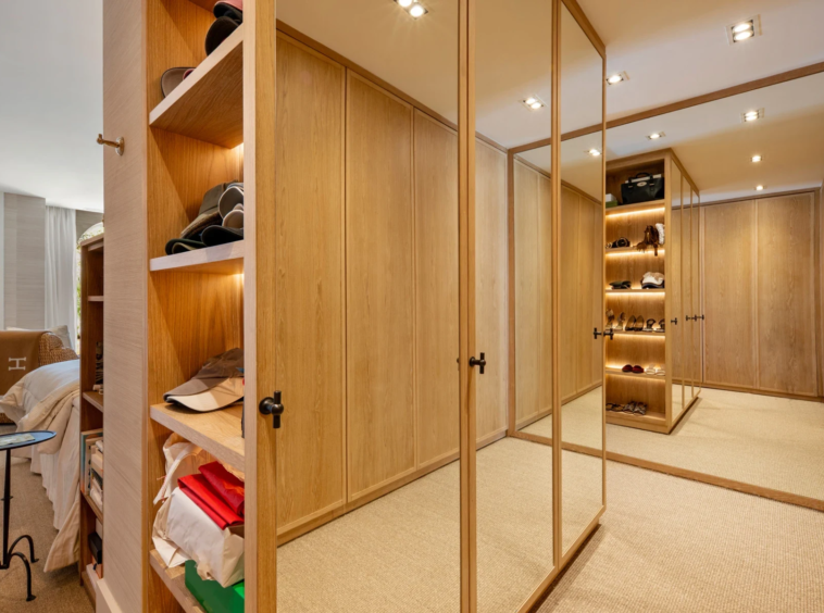 Bedroom dressing area on Marbella’s Golden Mile