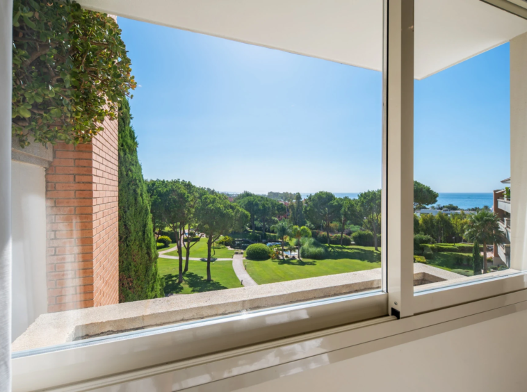 Garden and sea views from the apartment