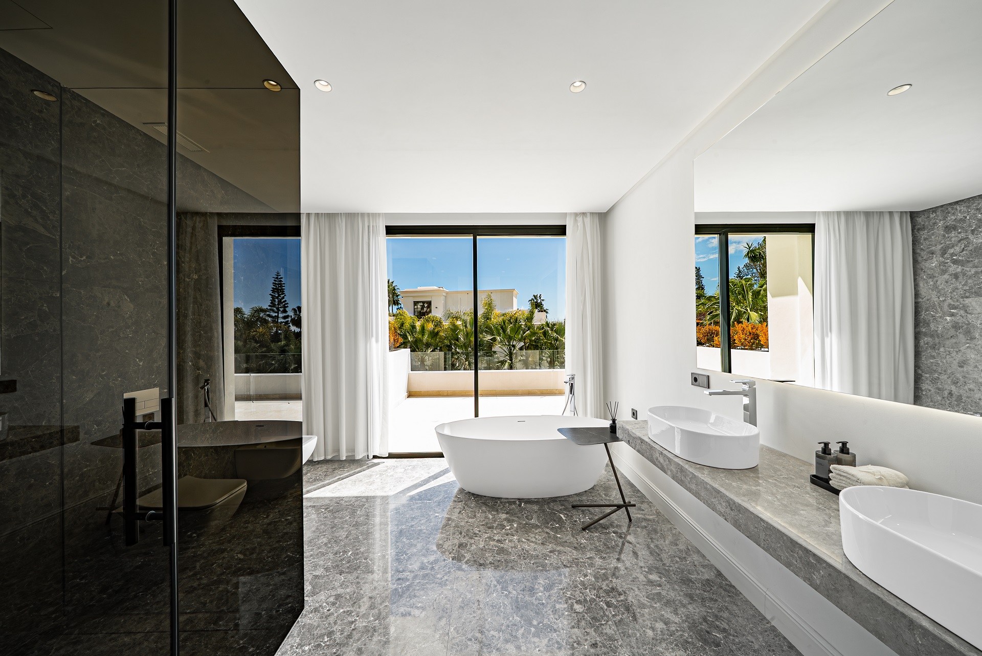 golden mile villa bathroom