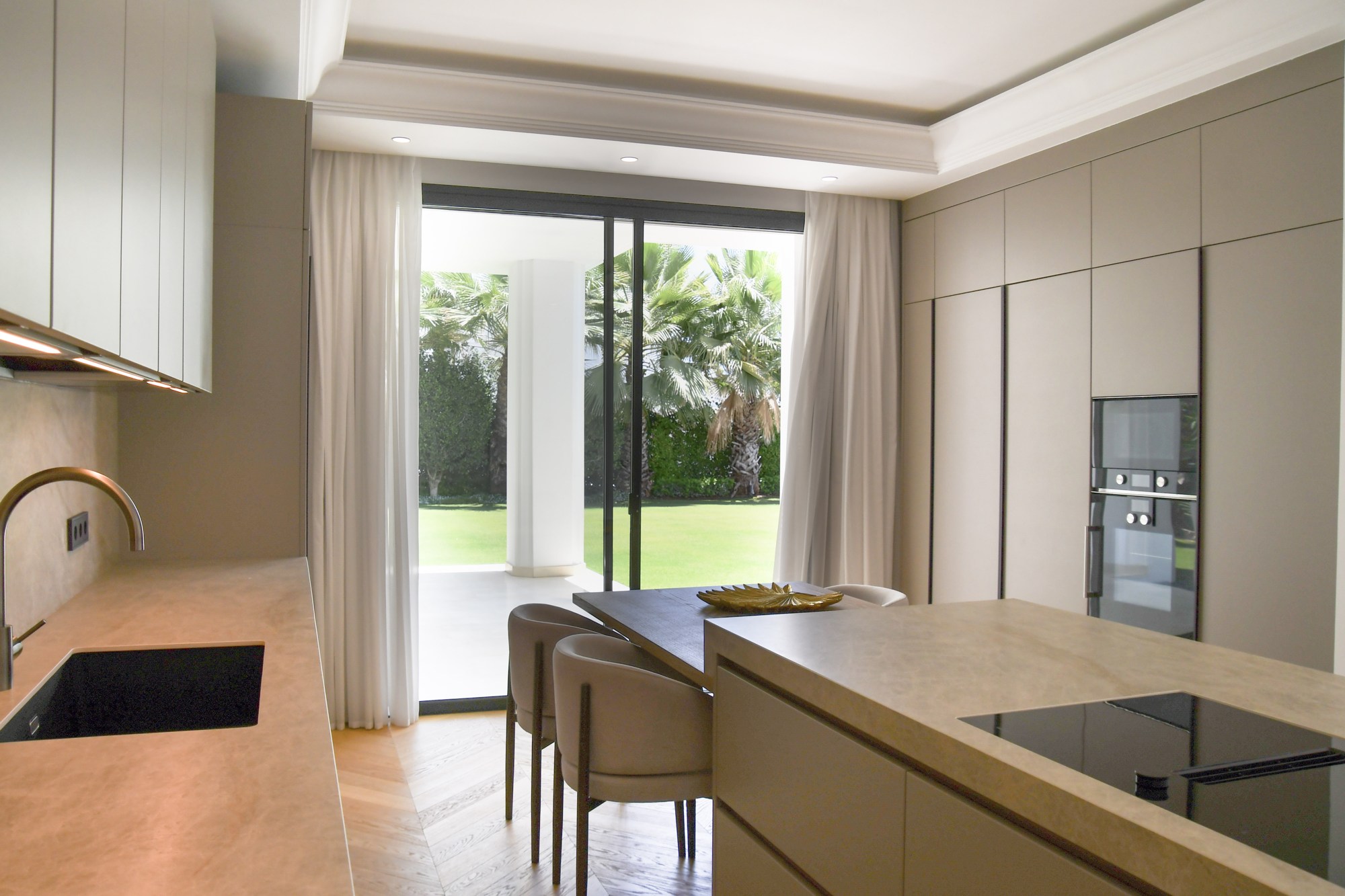 golden mile villa kitchen dining