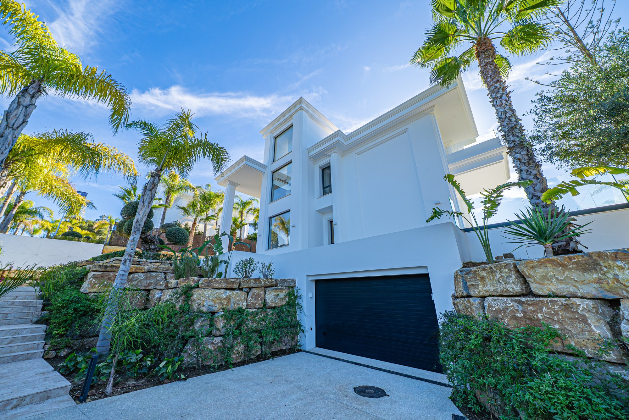 golden mile villa private garage