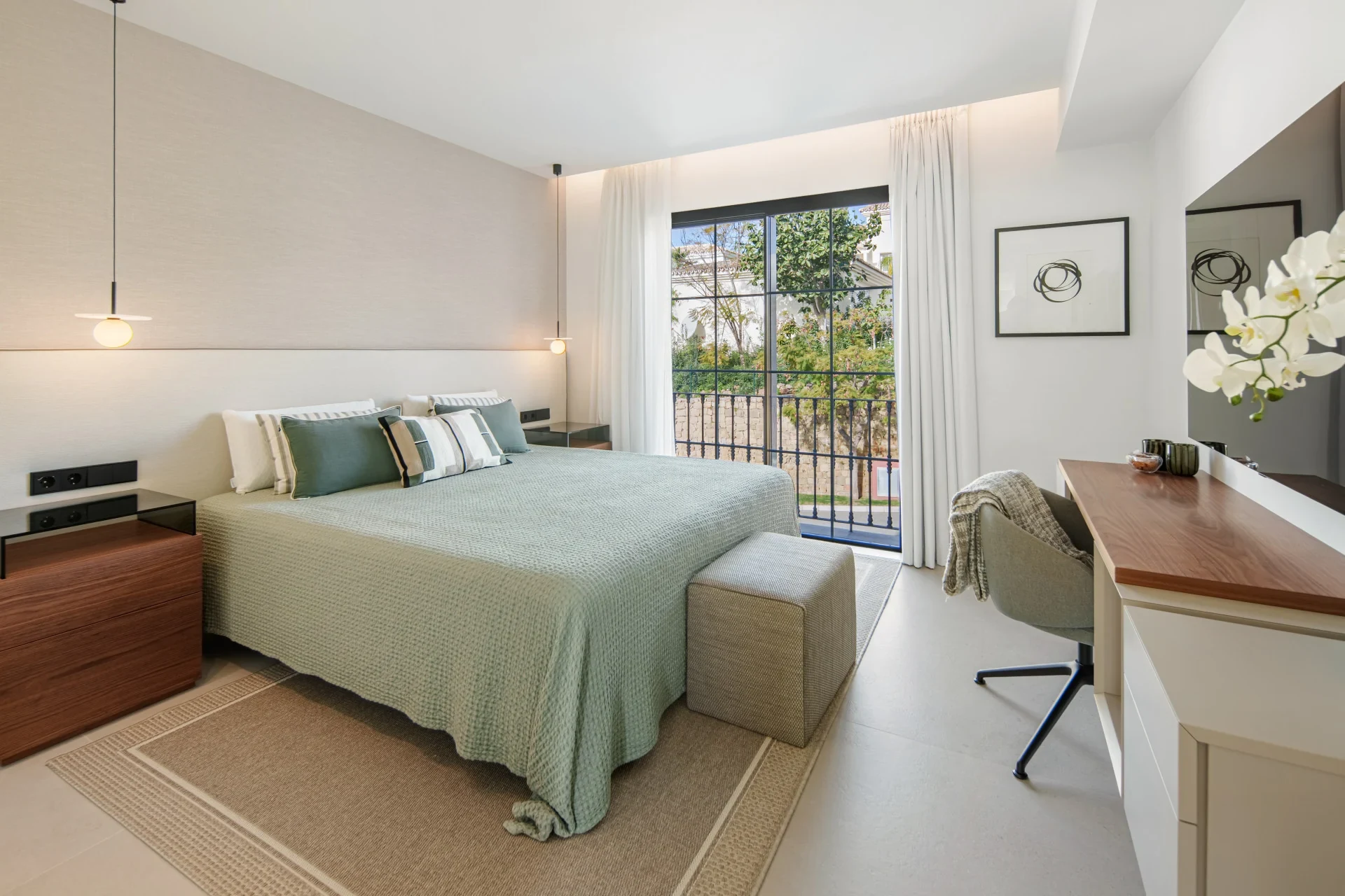 Guest bedroom with fitted wardrobes