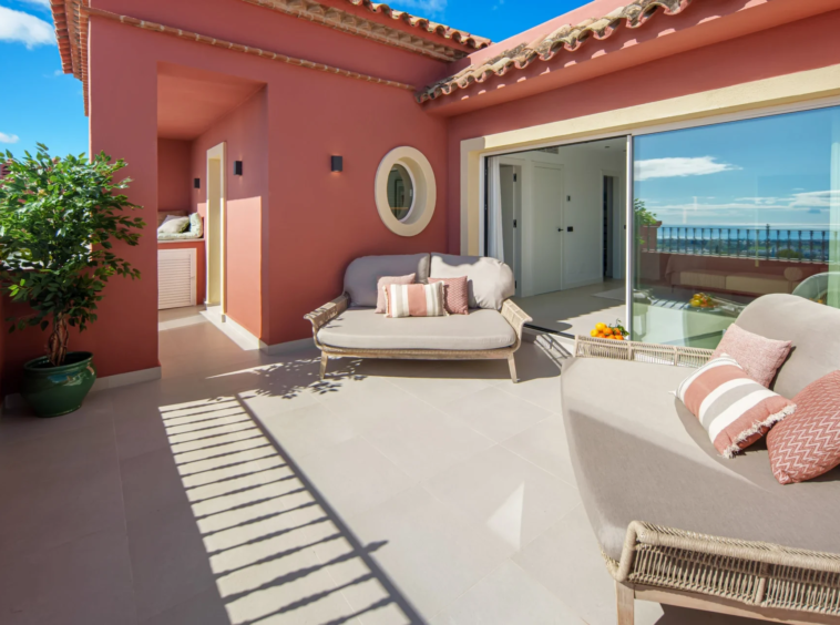 Upper terrace with lounge seating