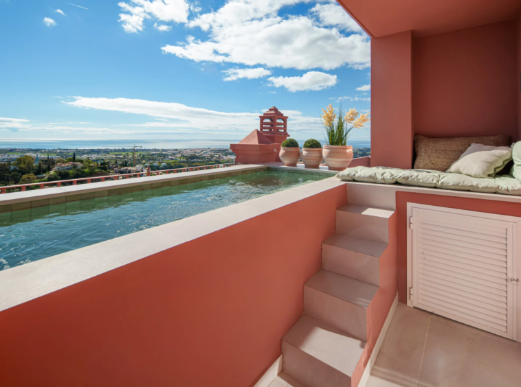 Private plunge pool overlooking the coast