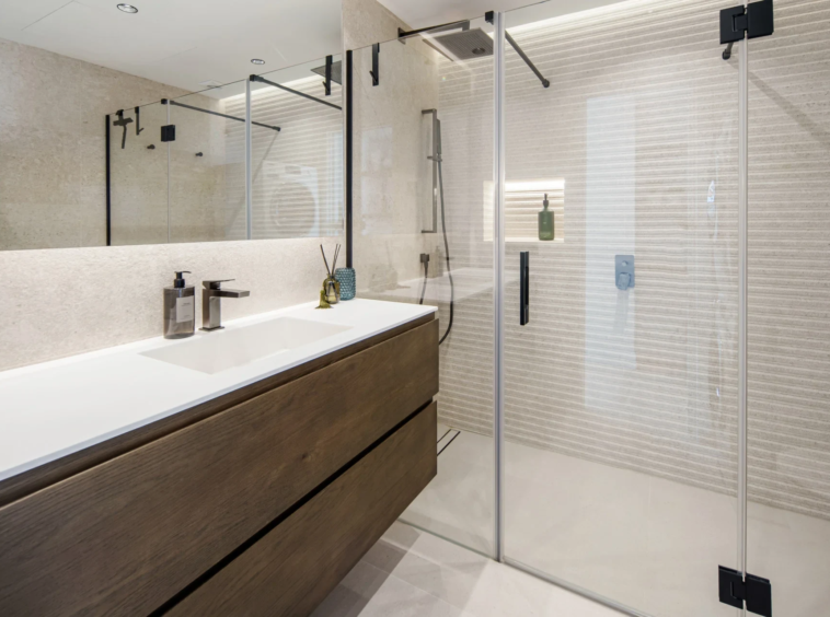 Bathroom with bathtub