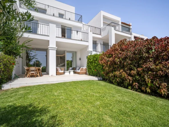 Renovated townhouse and private garden in La Quinta
