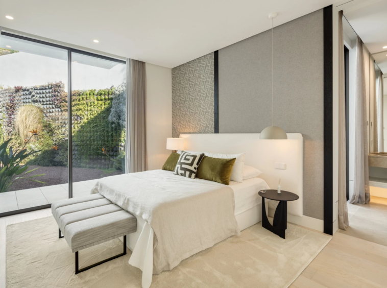 Guest accommodation with glazed doors to an outdoor area