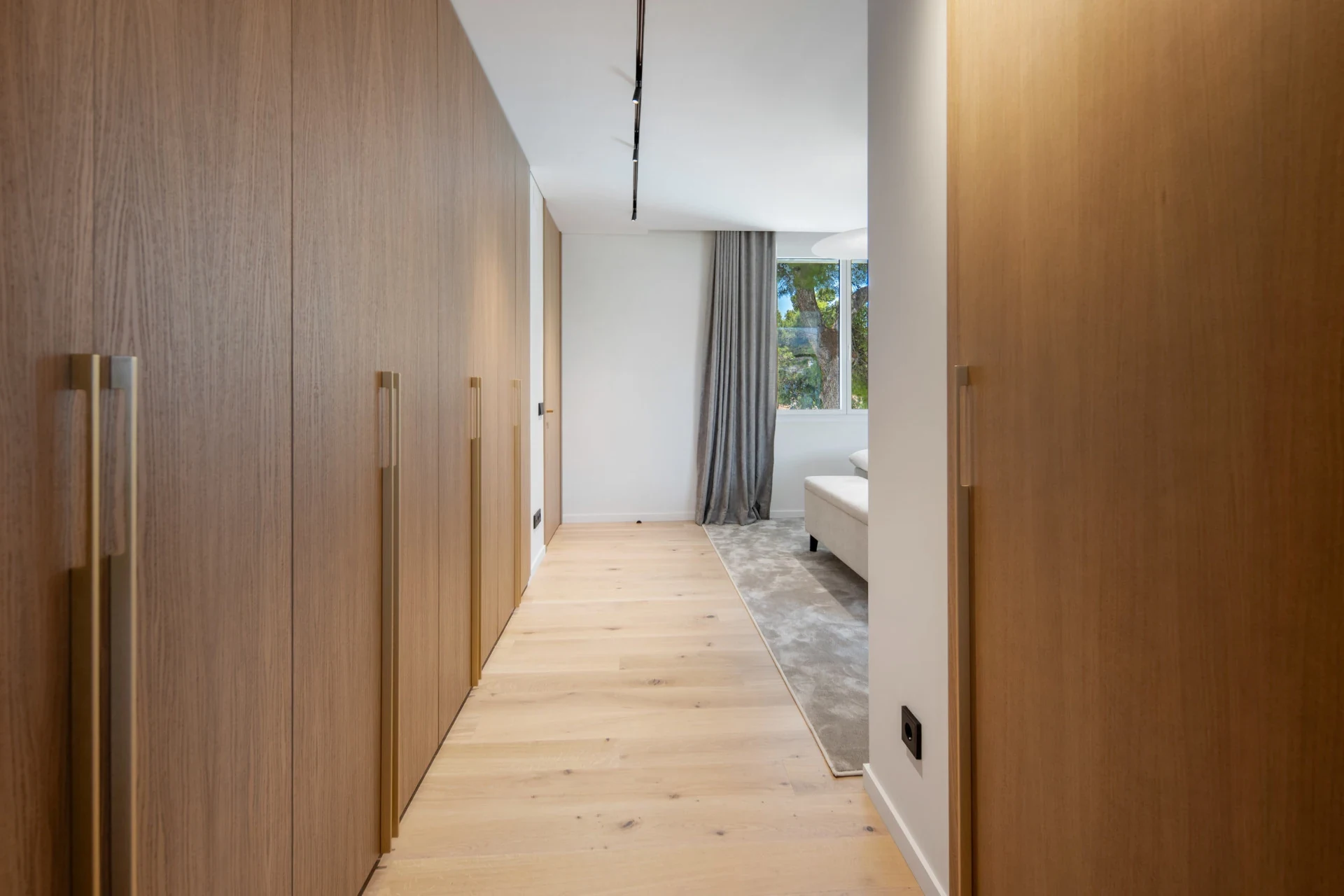 Fitted wardrobes and interior hallway