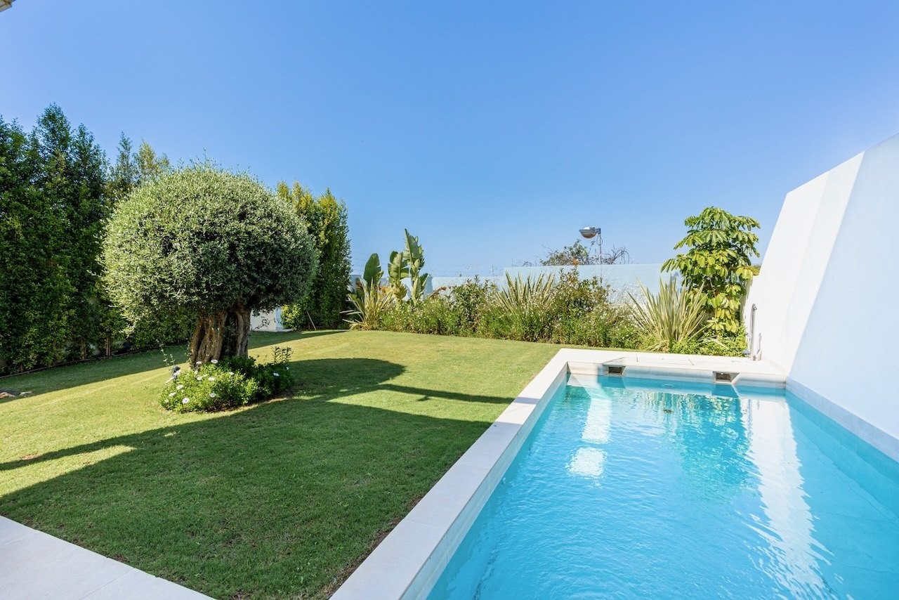 Representative private swimming pool and garden in Marbella