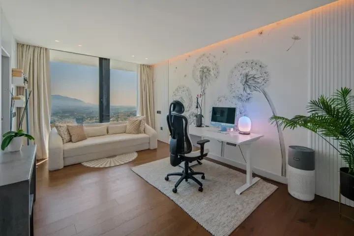 Home office with a garden outlook in Marbella East