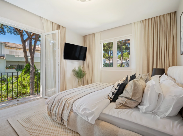 Bedroom with garden outlook