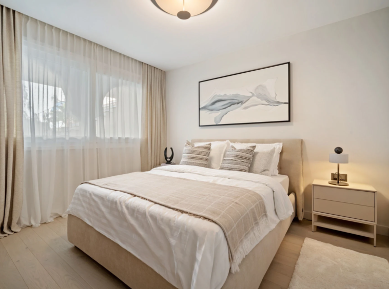 Third bedroom with contemporary finishes