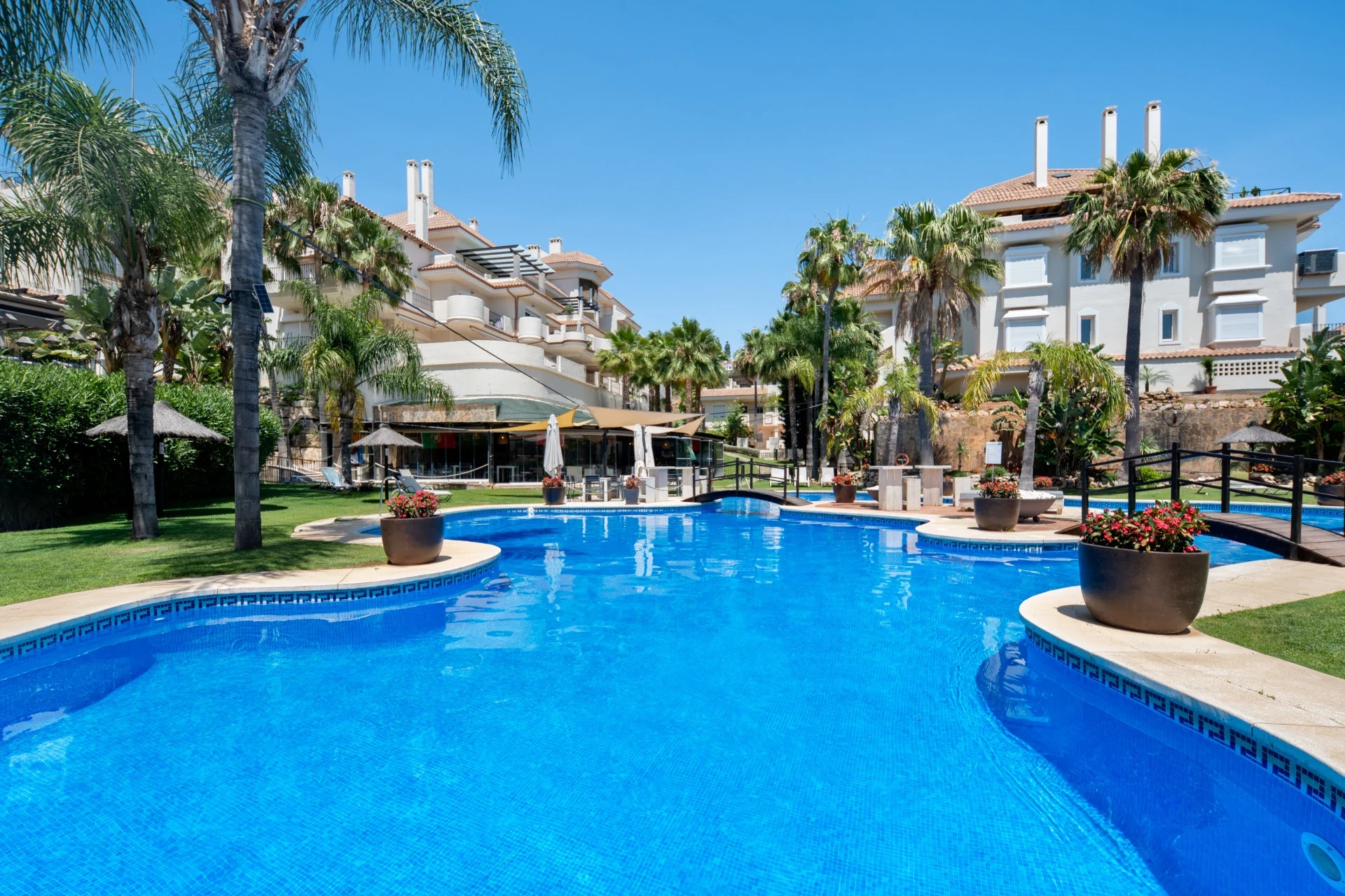 Communal outdoor swimming pool
