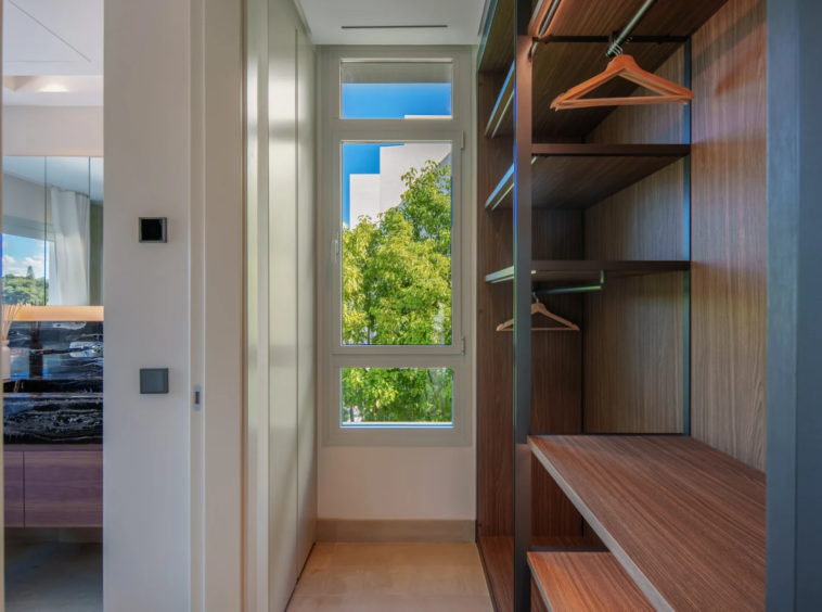 Fitted dressing area