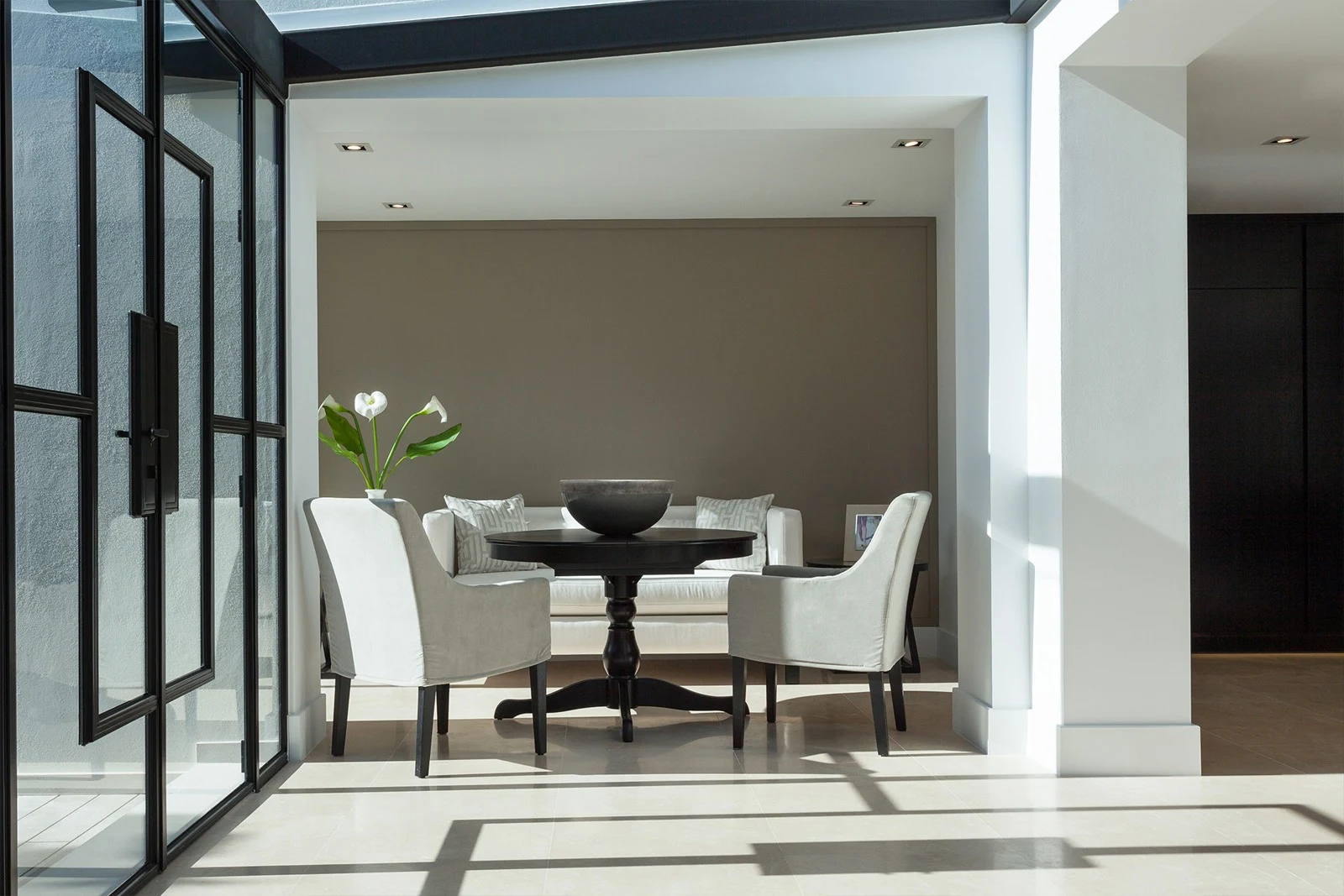 Dining area opening onto the terrace