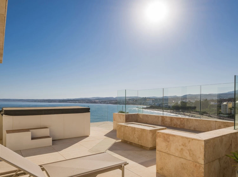 Private rooftop jacuzzi with sea views