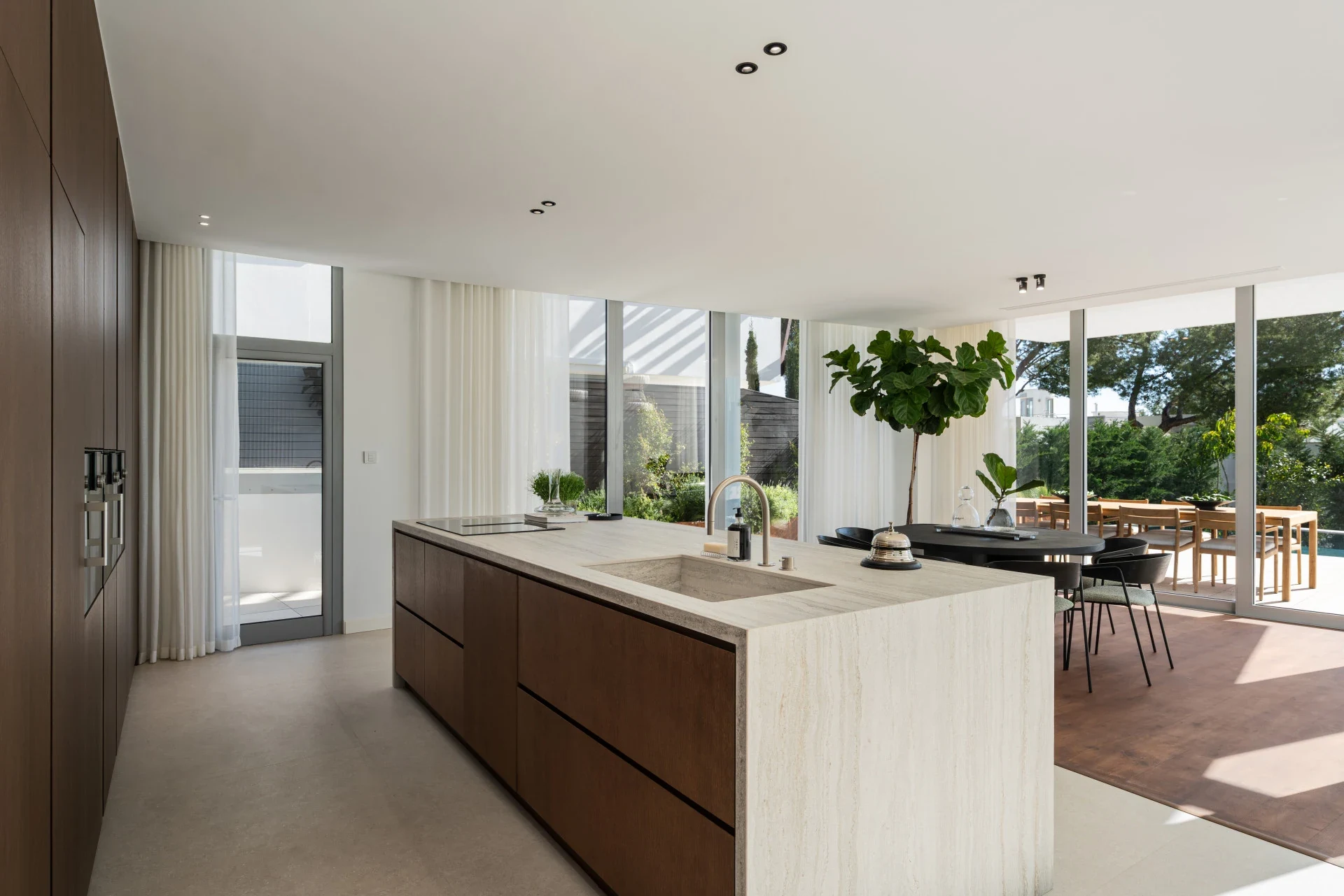 Fitted kitchen with central island