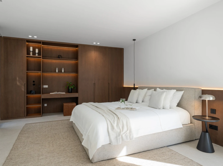 Guest bedroom with built-in wardrobes