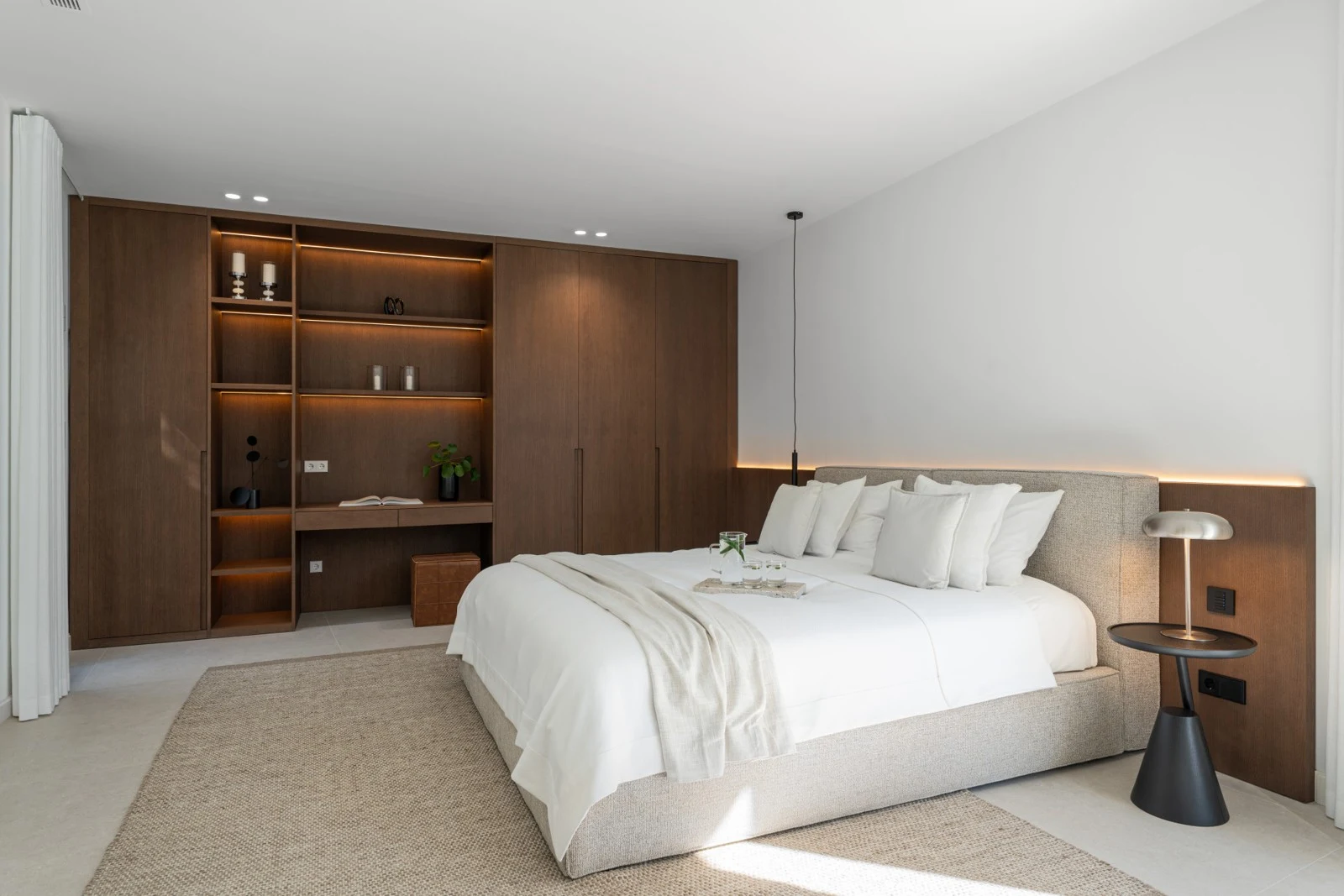 Guest bedroom with built-in wardrobes