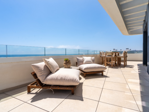 Sea-view terrace in a representative penthouse